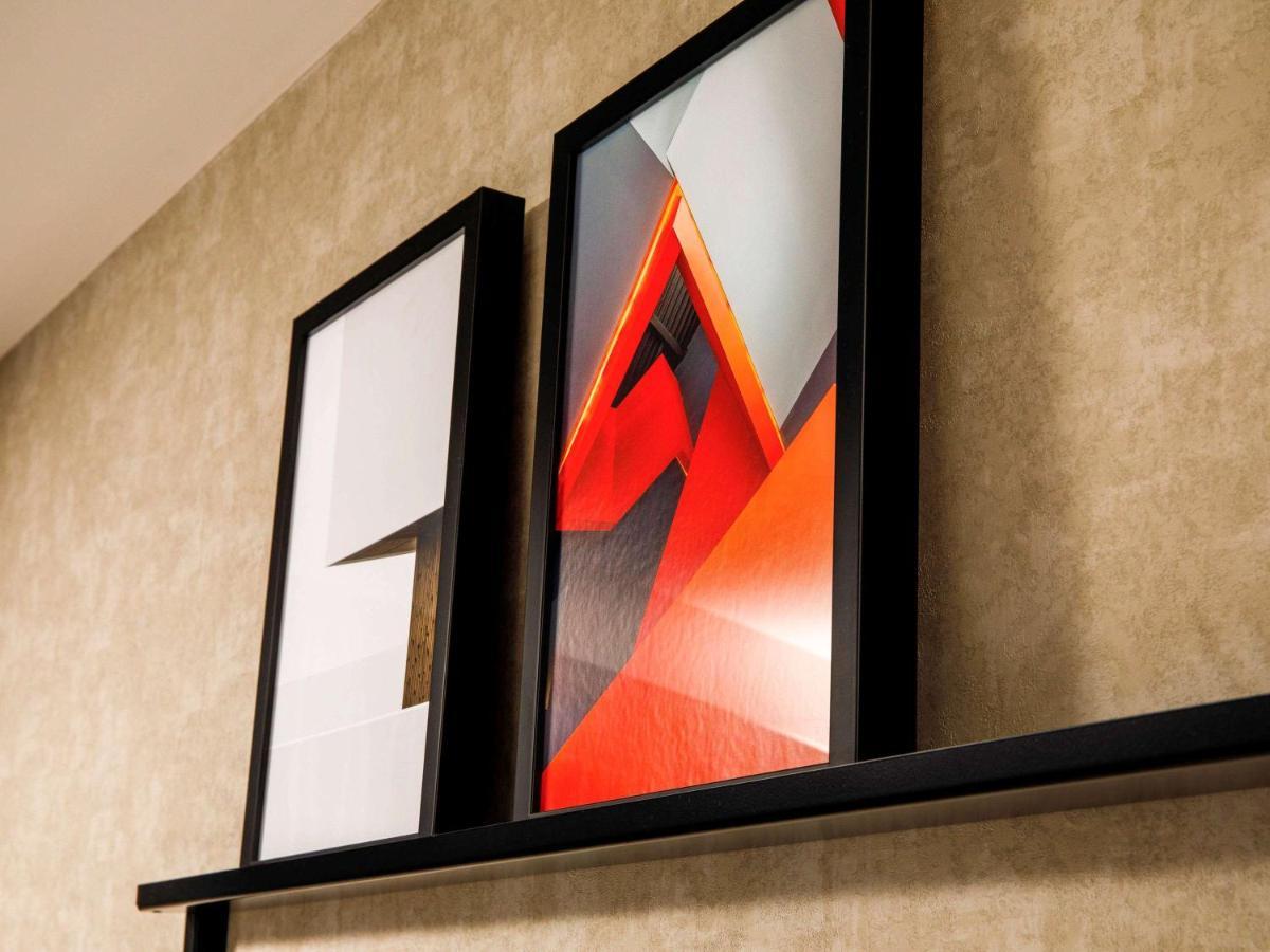 Hotel Ibis London Sutton Point Extérieur photo
